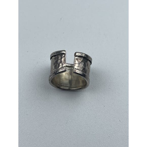 Hammered Band Sterling Silver Ring Adjustable Size 8 or 9 - Picture 8 of 11